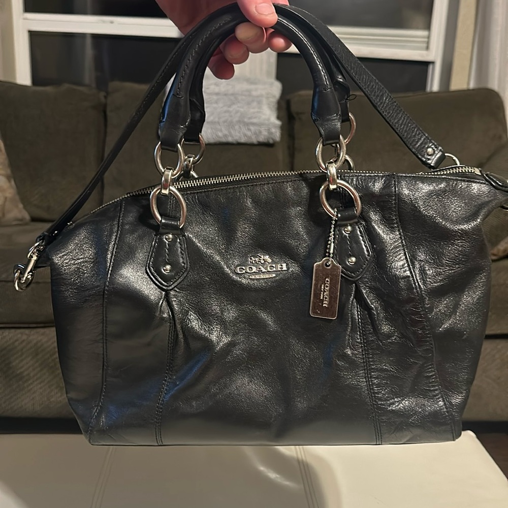 EUC Black Coach purse!! 13x9x6. Extremely low wear and in excellent condition!
